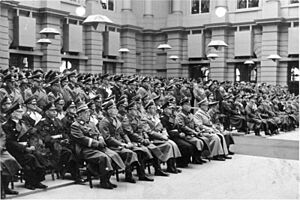 Archivo:Bundesarchiv Bild 146-1983-0117-06, Berlin, Heldengedenktag, Staatsakt im Zeughaus