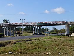 Candelaria (Cuba)-Slogan sur un pont.jpg