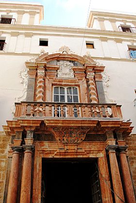 Casa del Almirante, Plaza de San Martín, Cádiz.jpg