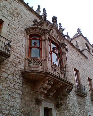 Archivo:Casa del Cordón (Ventana)