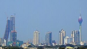 Archivo:ColomboSkyline - November 2017 (1)