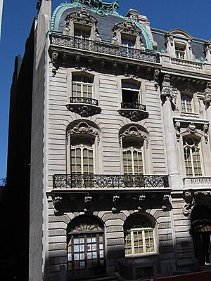 Archivo:East 72nd Street 001a