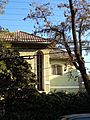 Fachada y arborización en la población