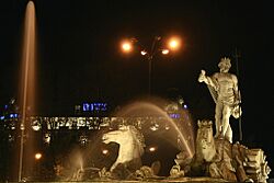 Archivo:Fuente de Neptuno (Madrid) 02