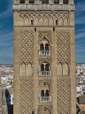 Archivo:Giralda. Fachada sur