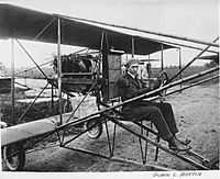 Archivo:Glenn L. Martin in pusher-biplane