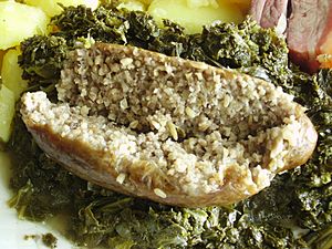 Archivo:Gruenkohl mit Pinkel