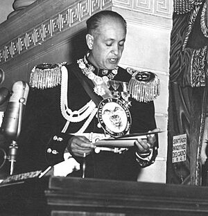 Archivo:Gurropin tras asumir la presidencia con un golpe de estado