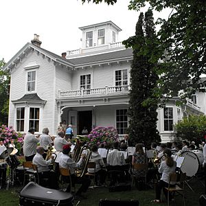 Archivo:Hantsport ChurchillHouse Band