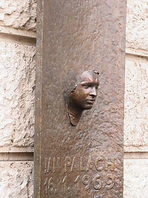 Archivo:Jan Palach Memorial 2601