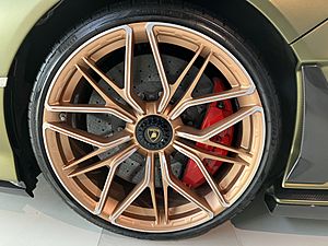 Archivo:Lamborghini Sián FKP 37 wheel
