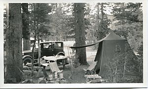 Archivo:Mary Agnes Yerkes, Camping in Yosemite