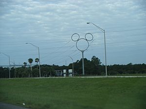 Archivo:Mickey Mouse shaped transmission tower Celebration FL