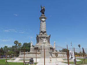 Archivo:Monumento a Benito Juárez