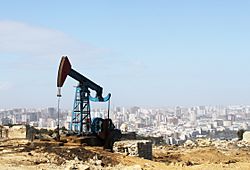 Oil pump in Baku.jpg