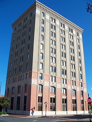 Archivo:Pensacola AmNatBank03