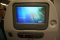 Archivo:Philippine Airlines Boeing 777-300ER economy class in-flight entertainment system