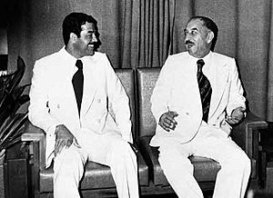 Archivo:Saddam Hussein and Hassan al-Bakr 1978
