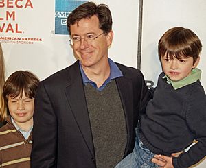 Archivo:Stephen Colbert and sons by David Shankbone