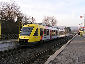 Archivo:Taunusbahn Koeppern LINT