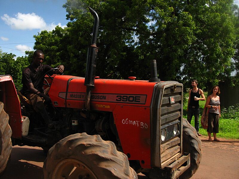 Tractor (4321898882)