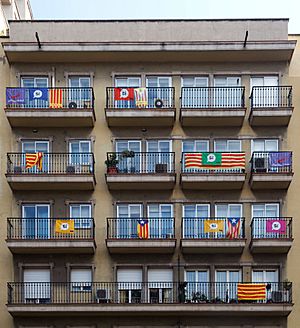 Archivo:Variants of the Catalan flag