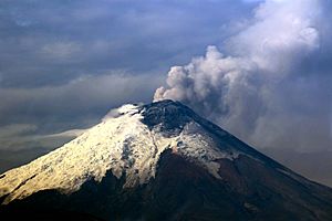 Archivo:Volcán Cotopaxi (2015)