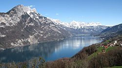Archivo:Walensee from Kerenzerberg to East