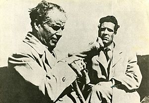Archivo:1954 - Bourguiba prisoner