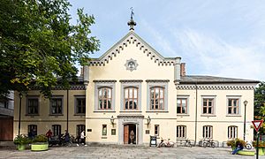 Archivo:Antiguo ayuntamiento, Trondheim, Noruega, 2019-09-06, DD 45