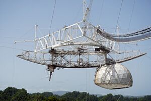 Archivo:Arecibo Radiotelescopio SJU 06 2019 7428