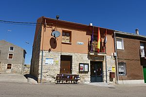 Archivo:Ayuntamiento de Tabanera de Cerrato