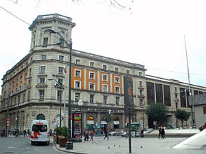 Archivo:Bilbao - Estacion de Abando 08