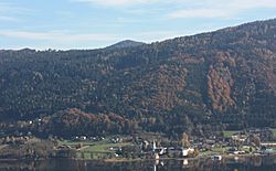 Blick von Bodensdorfnach Ossiach.jpg