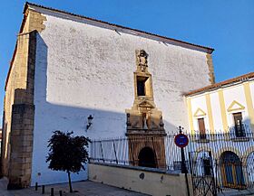 Cáceres - Iglesia conventual de Santo Domingo 06.jpg