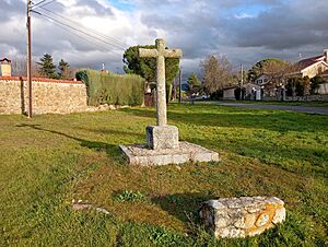 Archivo:Cruz en Ortigosa del Monte