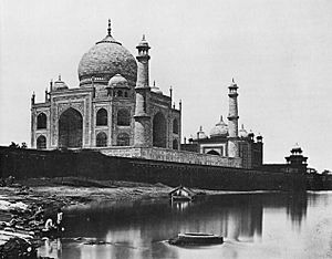 Archivo:Felice Beato Taj Mahal 1865 (01)