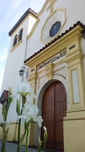 Archivo:Iglesia de San Francisco de Mostazal 02