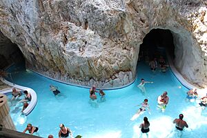 Archivo:Inthecavebath