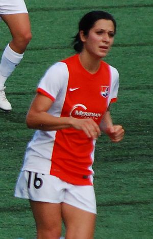 Archivo:Jonelle Filigno 2014 (cropped)