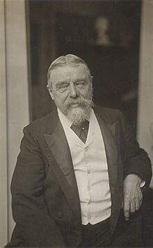 Lawrence Alma-Tadema ca 1910.jpg