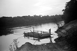 Archivo:Marion Post Wolcott - Old cable ferry between Camden and Gees Bend, Alabama