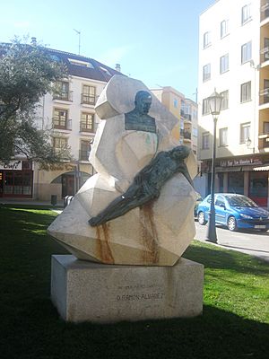 Archivo:Monumento a Ramón Álvarez