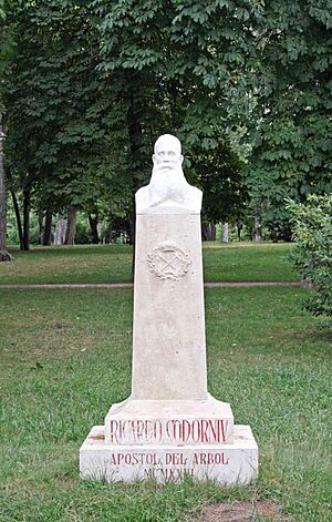 Archivo:Monumento a Ricardo Codorniu - Parque del Retiro - 20070805