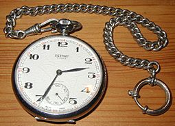 Archivo:Pocket watch with chain