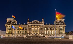 Archivo:Reichstag, Berlín, Alemania, 2016-04-21, DD 46-48 HDR
