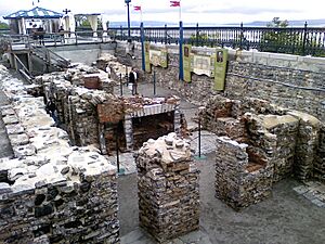 Archivo:Ruins at Quebec
