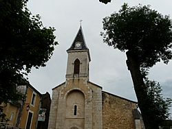 Archivo:Savignac-les-Églises église (5)