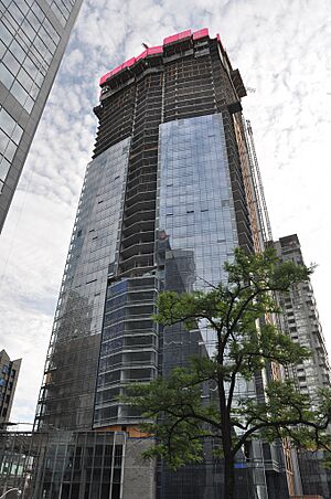Archivo:Shangri-La Toronto construction June 2011 (1)