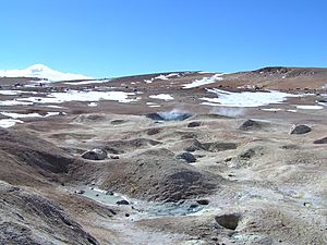 Archivo:Sol de Manana Geysers - panoramio
